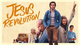 Her kan du se den nye Jesus Revolution-filmen