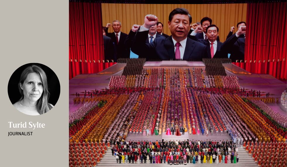 Kinas president Xi Jinping og flere i partiledelsen avgir sine løfter til partiet under et gallashow i forkant av 100-årsjubileet for det kinesiske kommunistpartiet.