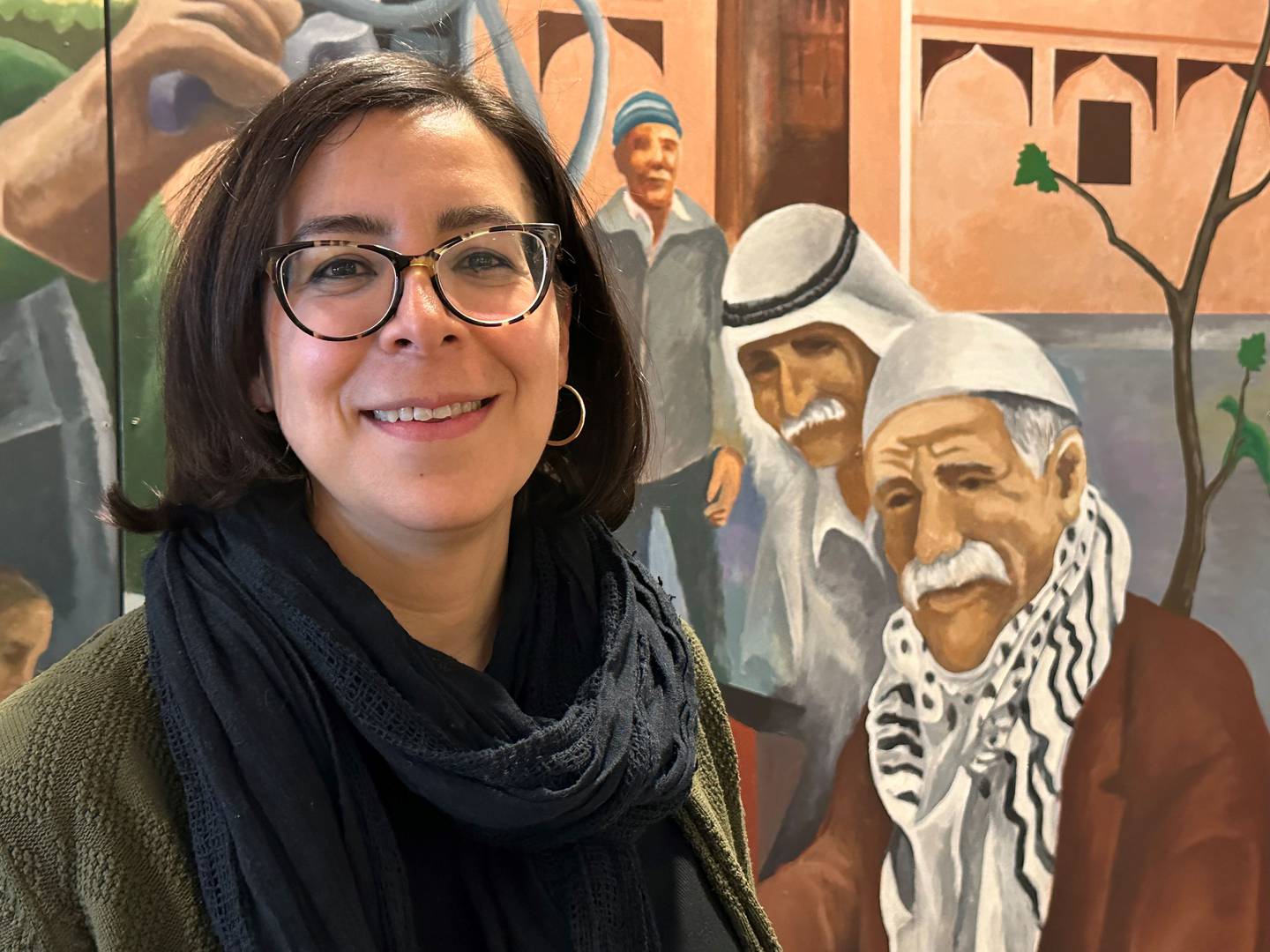 Rima Meroueh leder et nettverk av arabiske lokalsamfunn i hele USA. Hun opplever stor frustrasjon med det amerikanske demokratiet og valgsystemet - men samtidig en stor interesse for å stemme og bli hørt. Dearborn-reportasje.