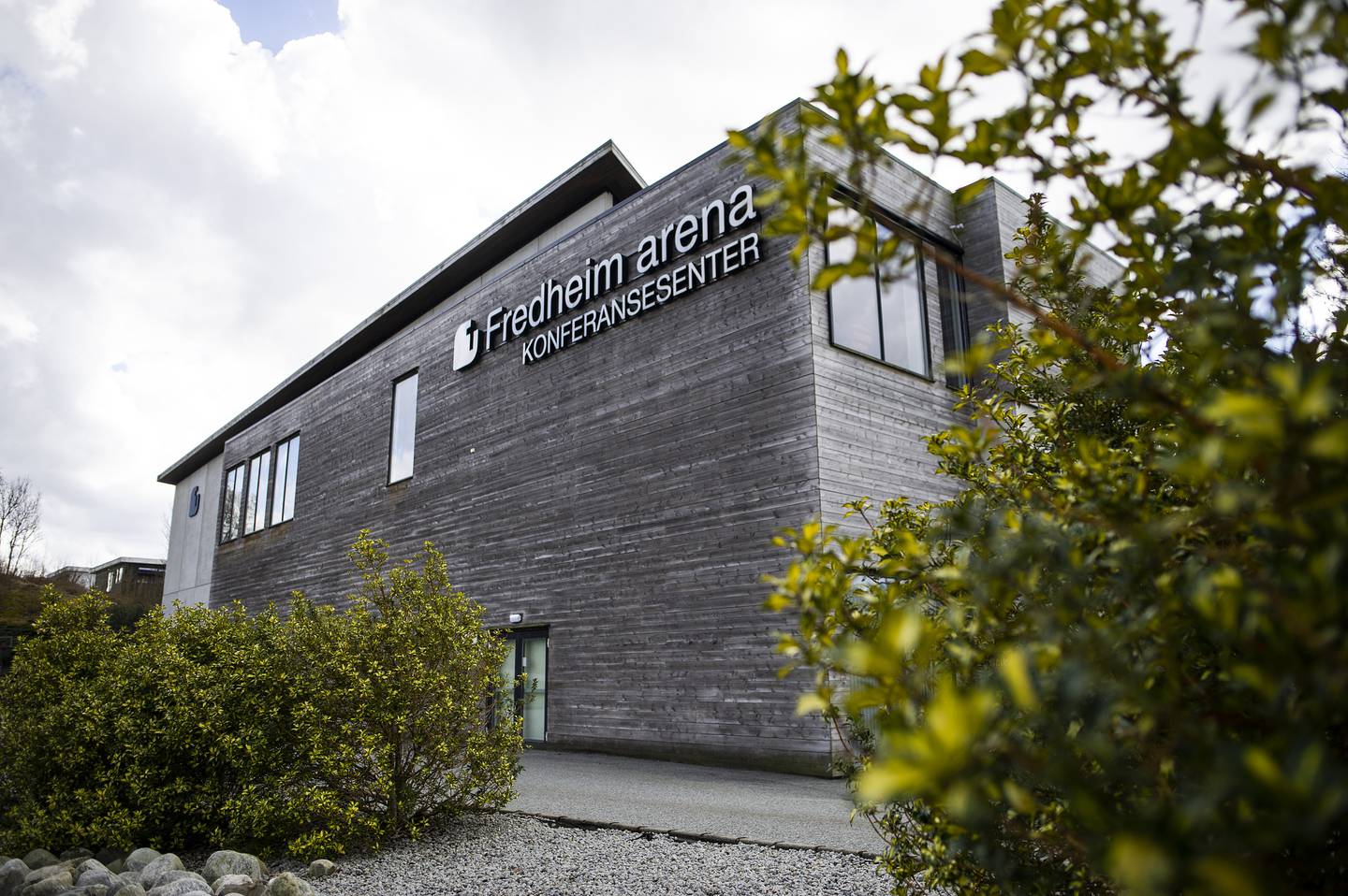 Fredheim Arena er en forsamling tilknyttet Indremisjonsforbundet. De holder til i Sandnes i Rogaland.

bedehus bedehusforsamling