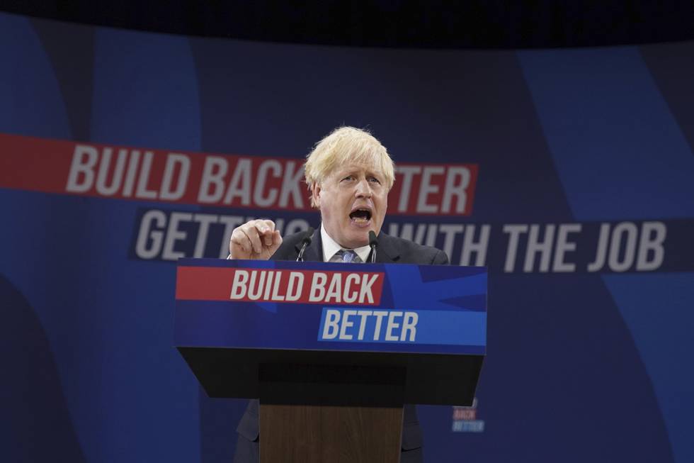 Onsdag talte Storbritannias statsminister Boris Johnson på toryenes landsmøte i Manchester, det første fysiske landsmøtet på to år. Foto: Jon Super / AP / NTB
