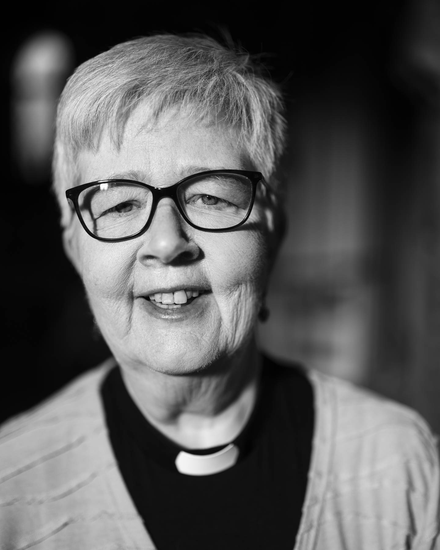 Siri Sunde var den første åpent lesbiske presten som inngikk registrert partnerskap og fikk beholde sin stilling i Den norske kirke.