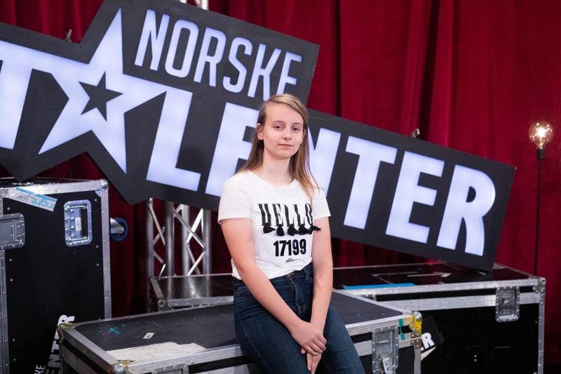 – Jeg har ikke vært på TV før. Det blir litt gøy å se seg selv på TV, sier Victoria Ulriksen, som fredag kveld deltar i Norske Talenter på TV2 med å spille kirkeorgel.