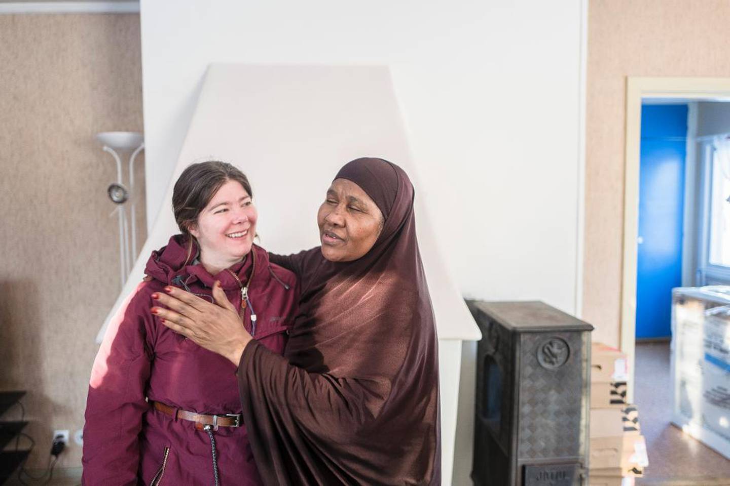 Asho Abulahi Hersi takker Gunn Bråthen i Tynsets flyktningteam for at hun endelig har fått familien sin til Norge.