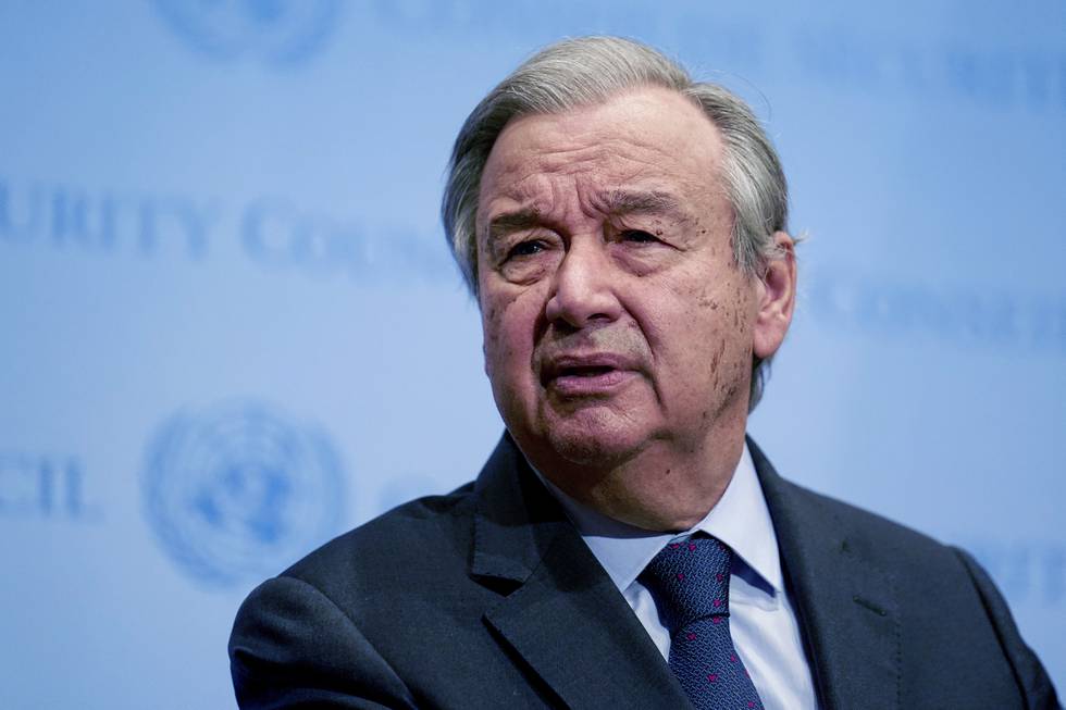 – Vi går i søvne mot en klimakatastrofe, mener FNs generalsekretær António Guterres. Bildet ble tatt under en pressekonferanse om Ukraina-konflikten 22. februar. Foto: John Minchillo / AP / NTB