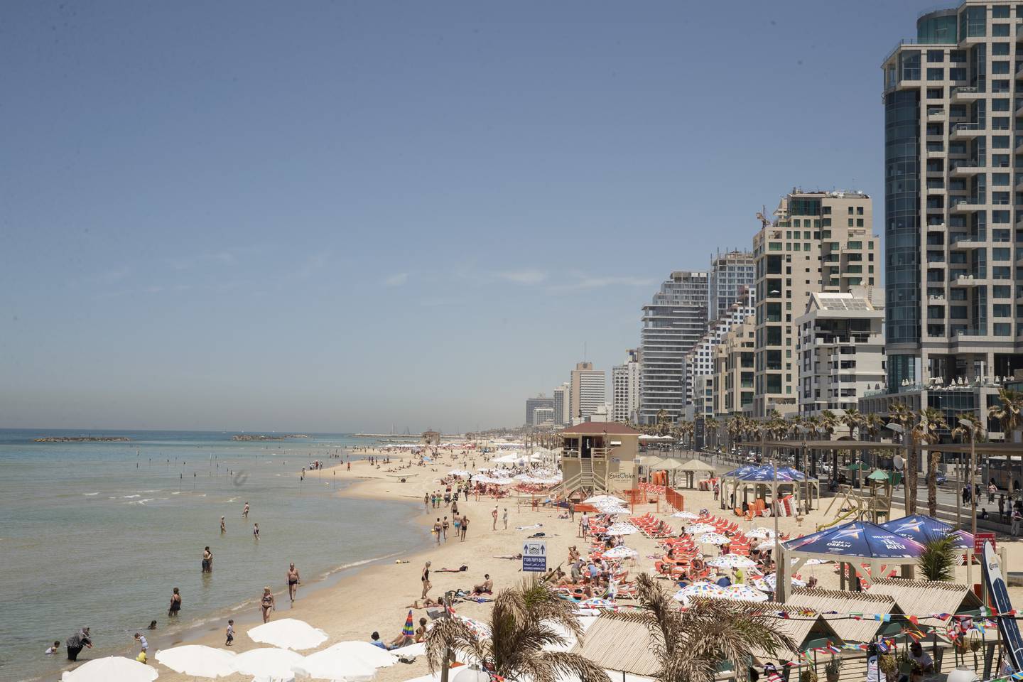 ISRAEL: For vaksinerte nordmenn som savner sol og sommer, kan kanskje stranda i Tel Aviv være verdt et besøk.