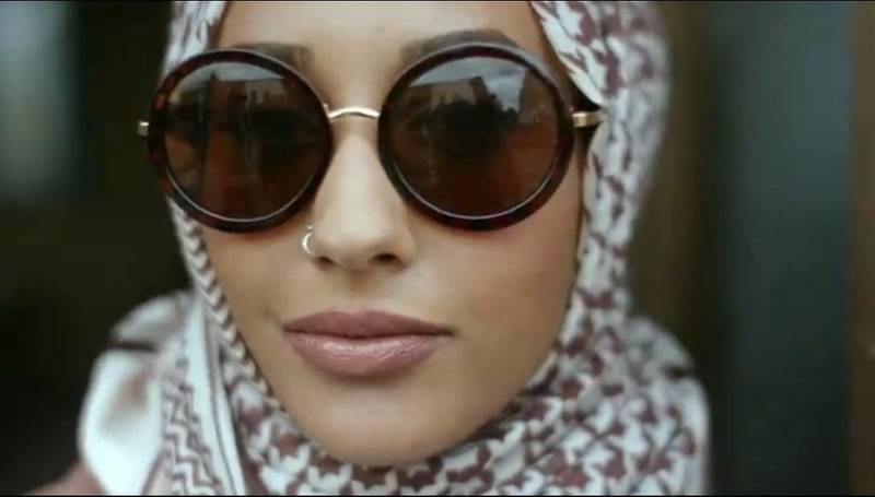 Modellen Mariah Idrissi, som har vakse opp i London, byrja bruke hijab som 17-åring.