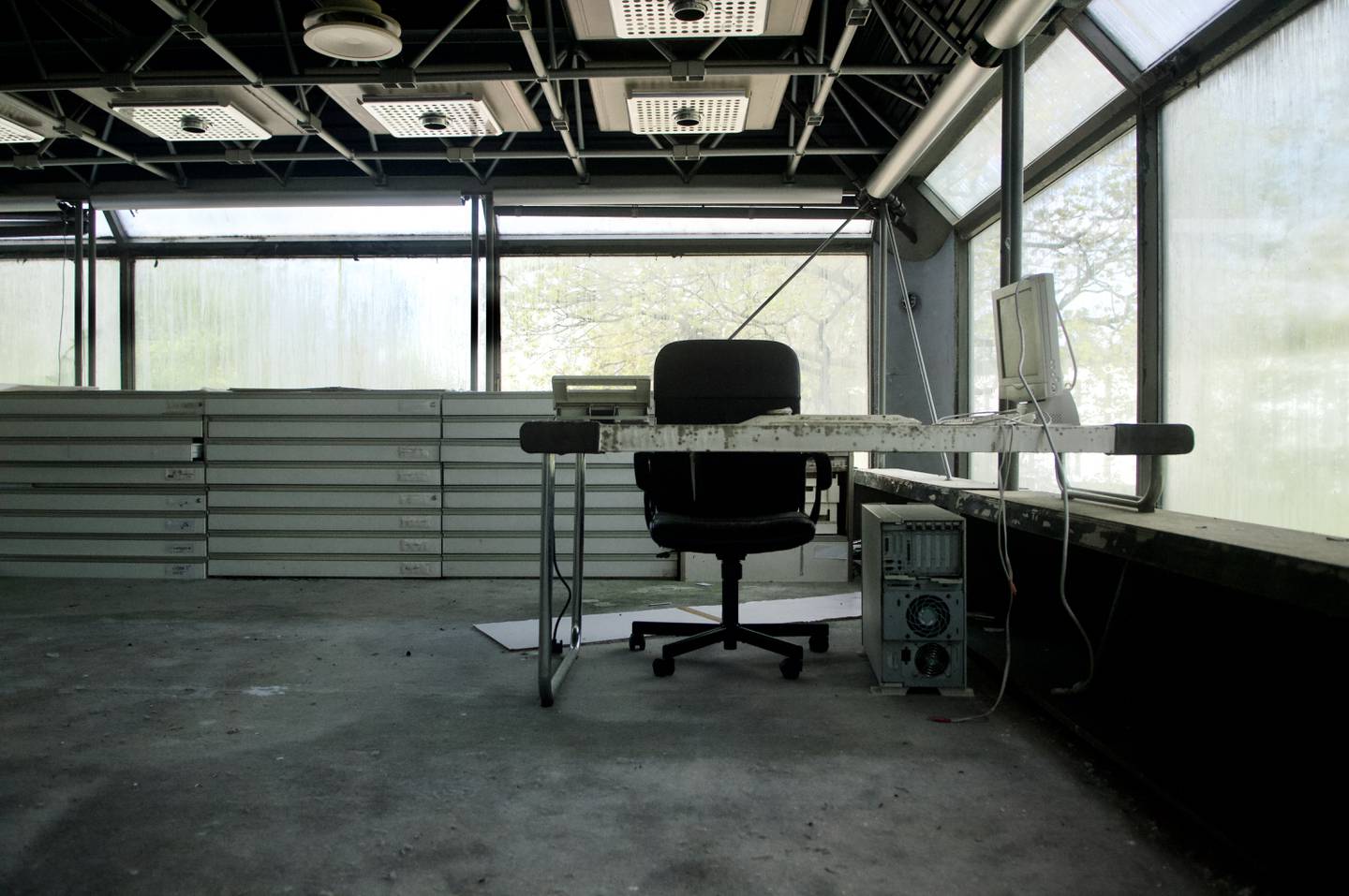 Innsiden av «UFO-kontoret» til Njål Eide fra 1980. Forfalt siden 2016.