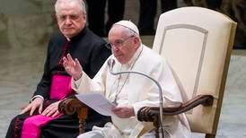 Bekymret pave ber partene i Ukraina-krisen om å avstå fra vold