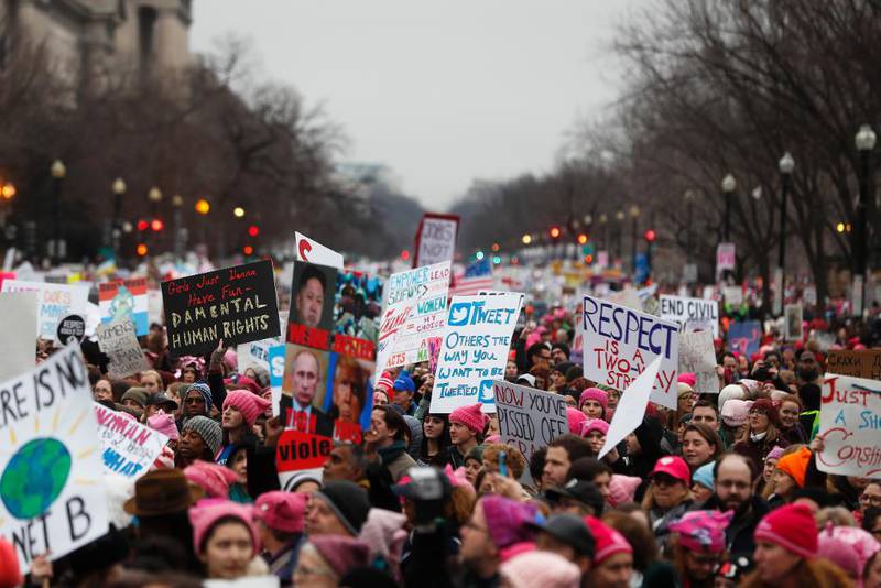 Demonstranter i kvinnemarsj i Washington lørdag.