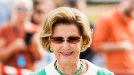 Dronning Sonja deler sin tro i ny bok: – Det er et eller annet større som vil oss godt