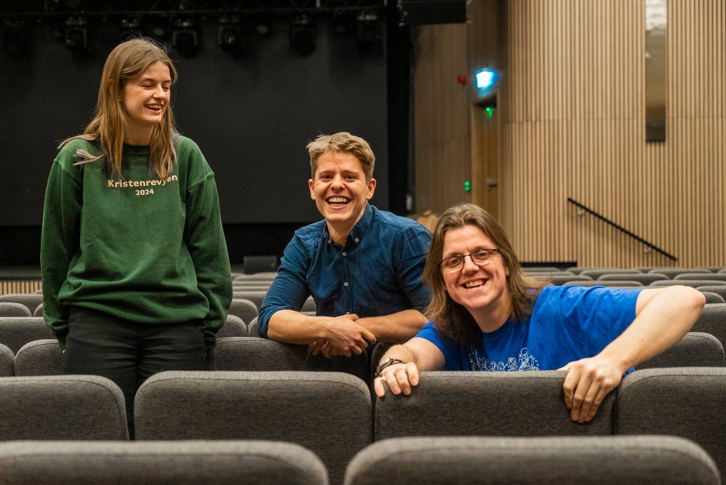 Peter Bull Hove (27), Ingrid Elisabeth Sundvold (25) og Henrik Mortensen øver til Kristenrevyen i Trondheim