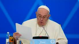 Paven med klar beskjed: – Inkluder kvinner mer i kampen for fred