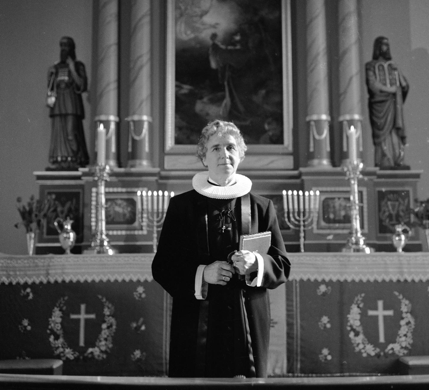 Det er 60 år siden Ingrid Bjerkås ble ordinert på Hamar som den første kvinnelige prest i Den norske kirke.