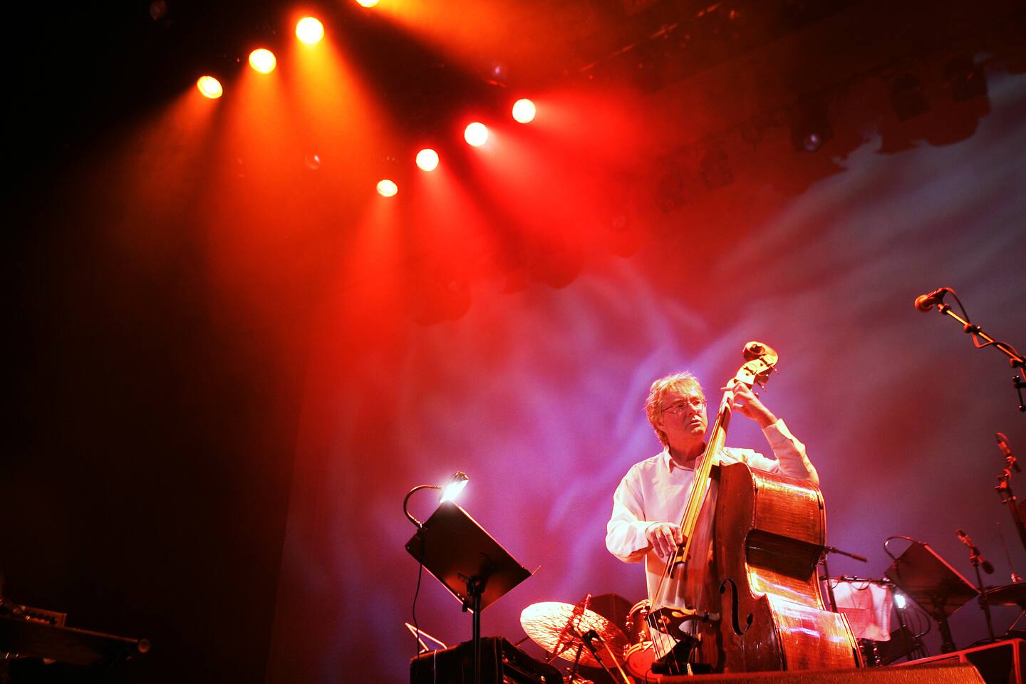 Arild Andersen ved en tidligere anledning under festivalen Moldejazz, musikeren har spilt på festivalen en rekke ganger og skal i år være åpningstaler.
Foto: Heiko Junge / NTB.