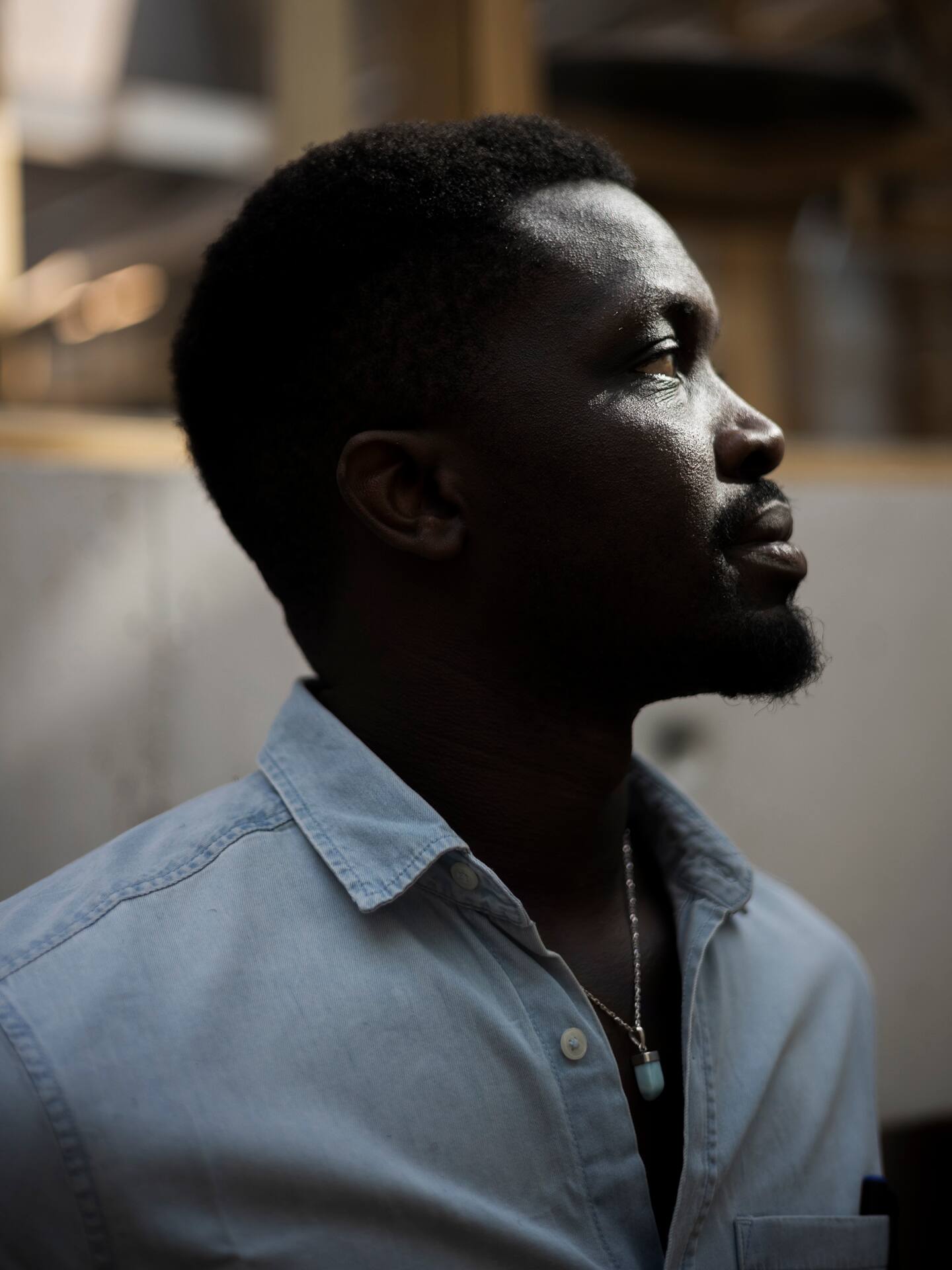 Mohamed Mbougar Sarr i forbindelse med å ha vunne den prestisjetunge Goncourt-prisen i 2021.