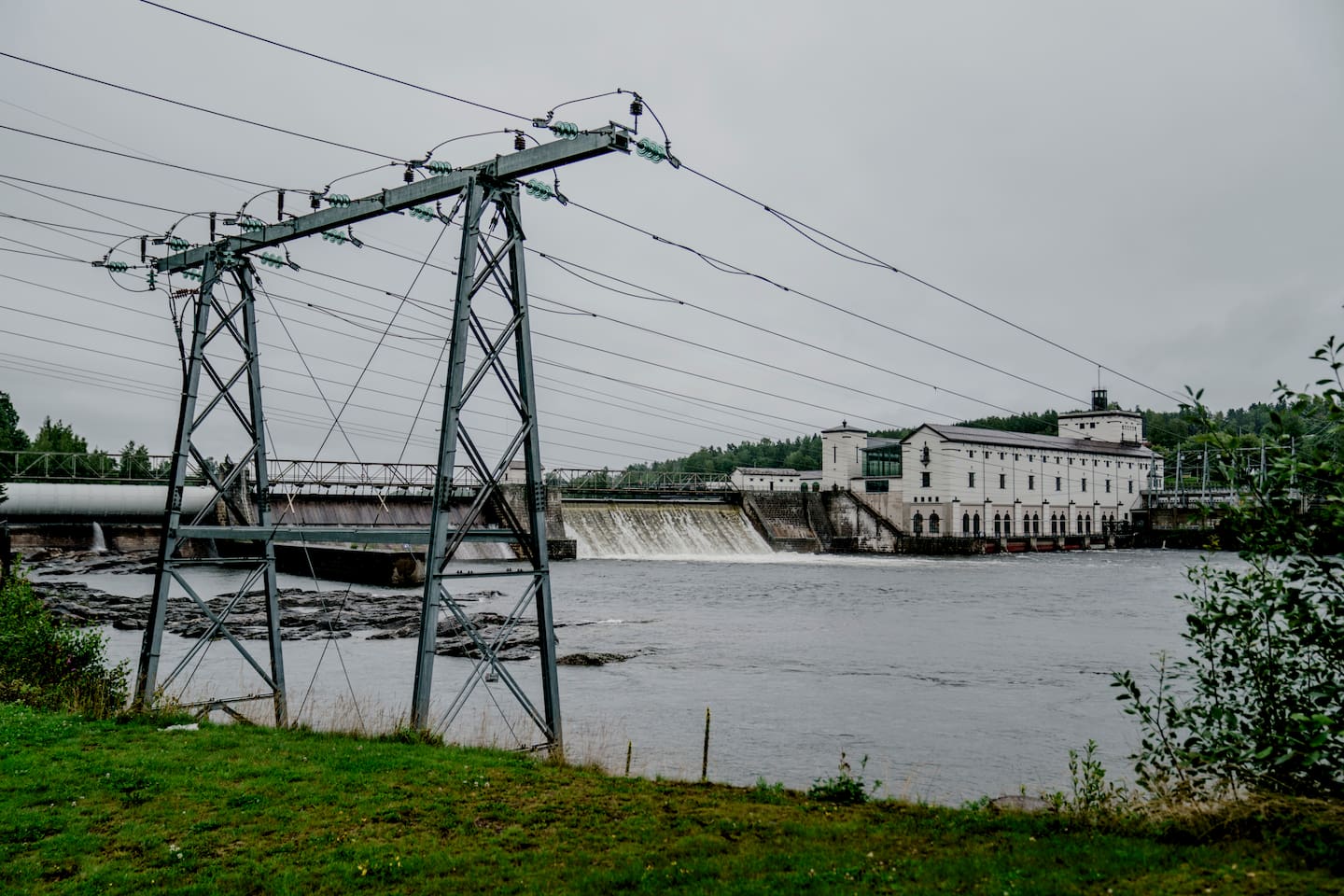 Rånåsfoss kraftstasjon i Glomma vassdraget. Tirsdag starter Høyesterett behandlingen av Nei til EUs søksmål mot staten for brudd på Grunnloven da EUs fjerde energipakke ble vedtatt i Stortinget. Foto: Stian Lysberg Solum / NTB