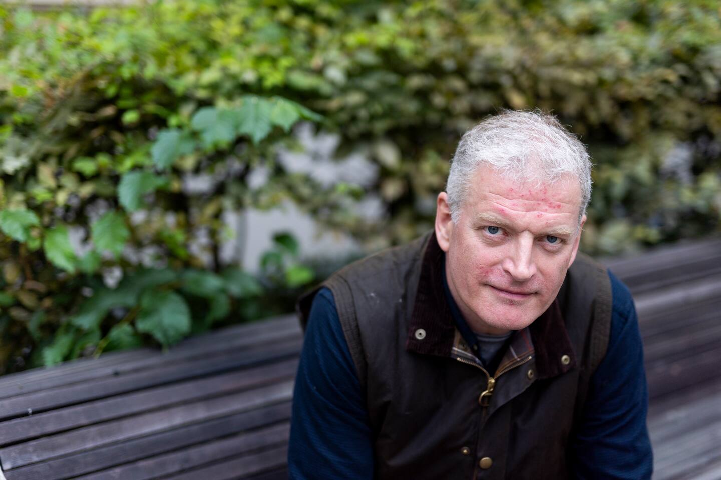 Lars Mytting gir ut siste bok i trilogien han har jobbet med i åtte år. «Skråpånatta» er å se i bokhyllene fra fredag. Foto: Frederik Ringnes / NTB