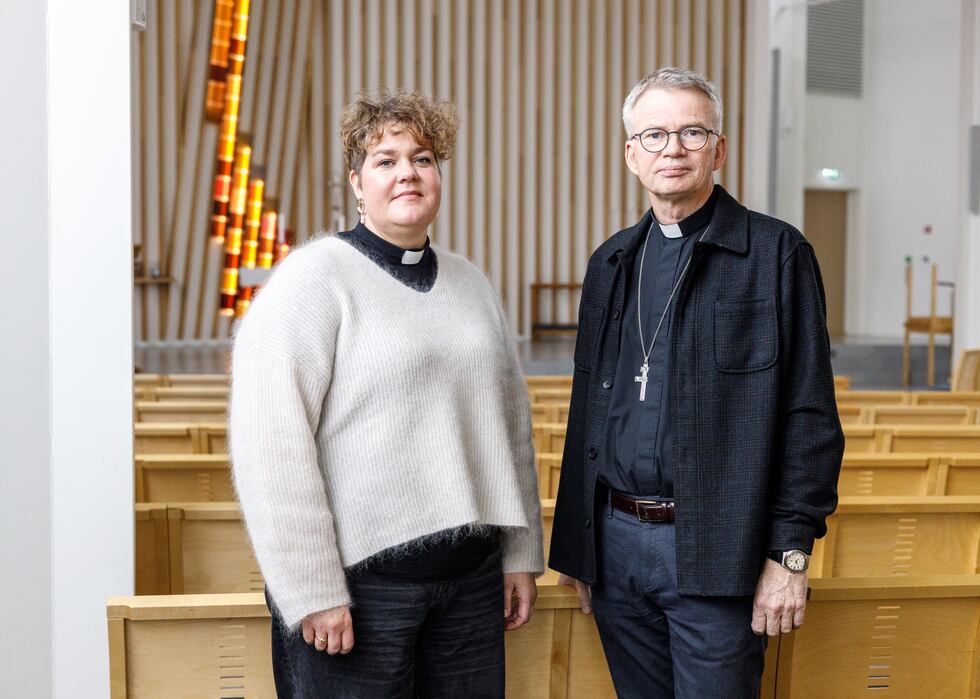 Synne Folstad Moen Øystein Magelssen og Stine Kiil Saga fotografert i Hønefoss kirke, i forbindelse med sak om opprop
