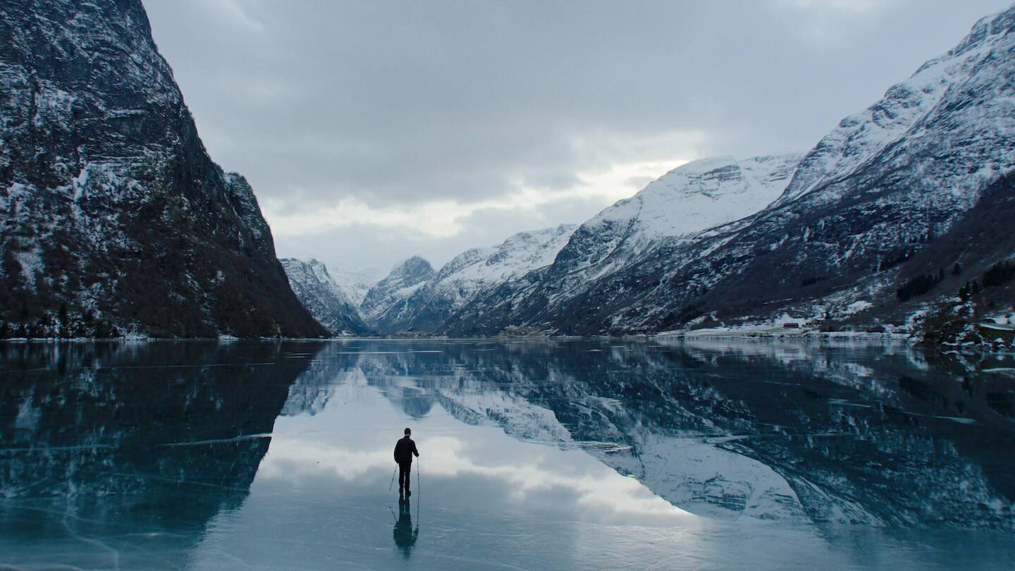 En sekvens som fra seeren, er da Jørgen Mykløen ser ut som han går på vannet. (Foto: Fedrelandet, Lars Erlend Tubaas Øymo)