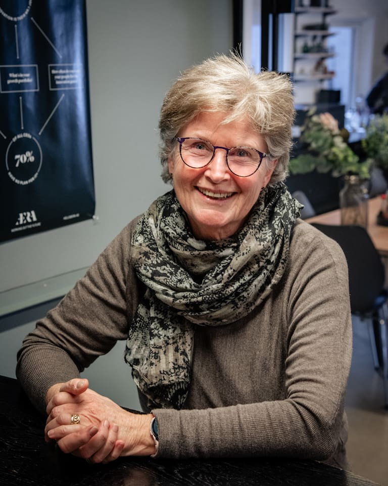 Mette Vånge, til sak om eldre som hjelper eldre.