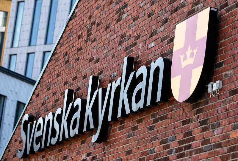 1.382  ansatte kvinner har skrevet  under et opprop mot seksuell  trakassering og overgrep  i Svenska Kyrkan. – Vi må  granske oss selv for ikke å  bidra til en skammes og still­hetens kultur, står det  i oppropet.
