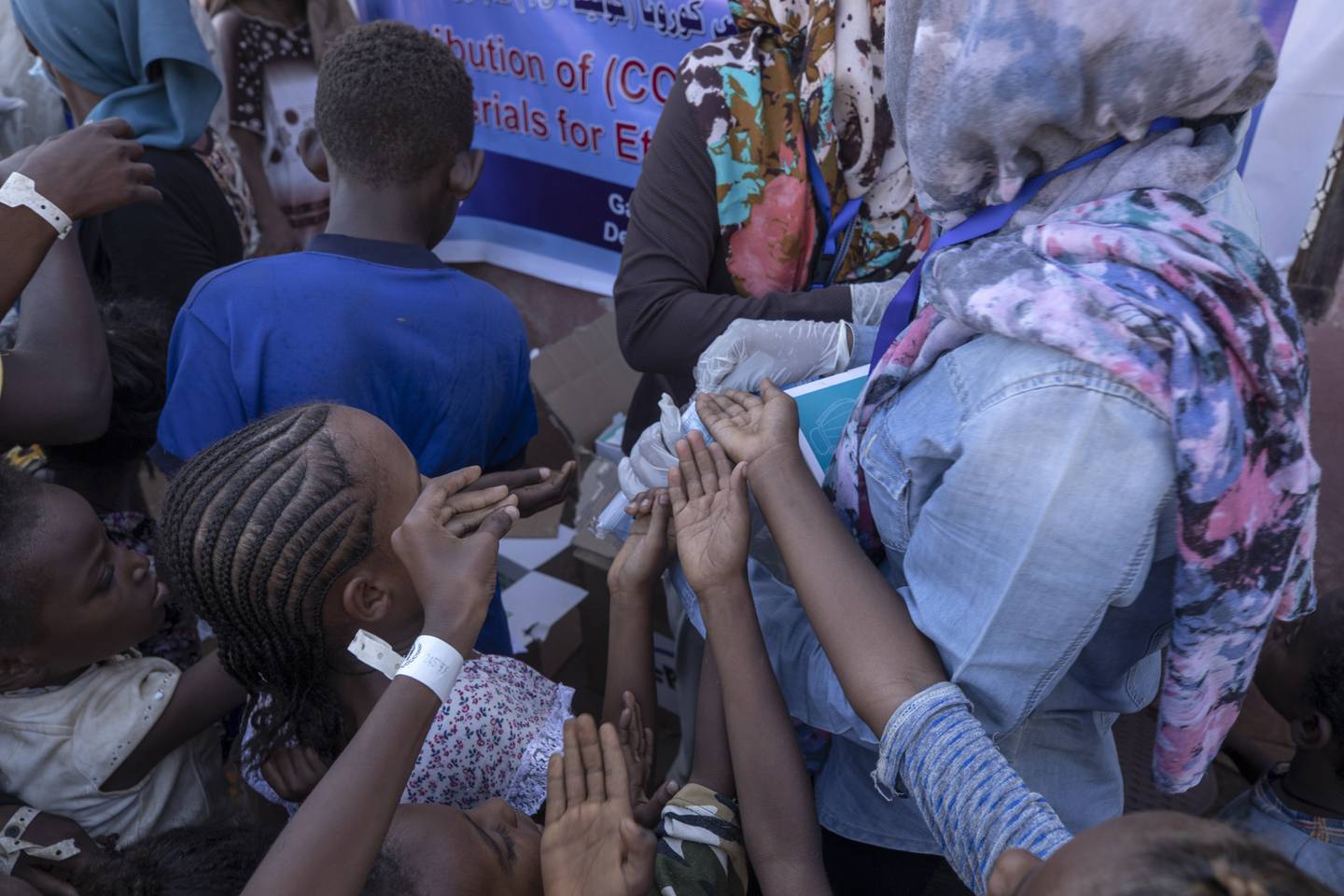 BARN BLIR FLYKTNINGER: Den ideelle organisasjonen Maarif forsøker å hjelpe flyktningebarn i Tigray i en flyktningleir i Sudan. Mange barn har blitt flyktninger på grunn av den voldelige situasjonen i Tigray.