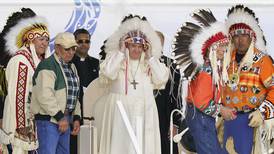 Sterke følelser da paven ba Canadas urbefolkning om tilgivelse