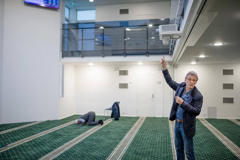 Kvinne-­galleriet: Arkitekt Wiese er spesielt fornøyd med galleriet for kvinner i den nye moskeen på Mortensrud. – Det er et godt rom å være i, sier han, selv om han helst skulle hatt tillatelse til mer takhøyde.