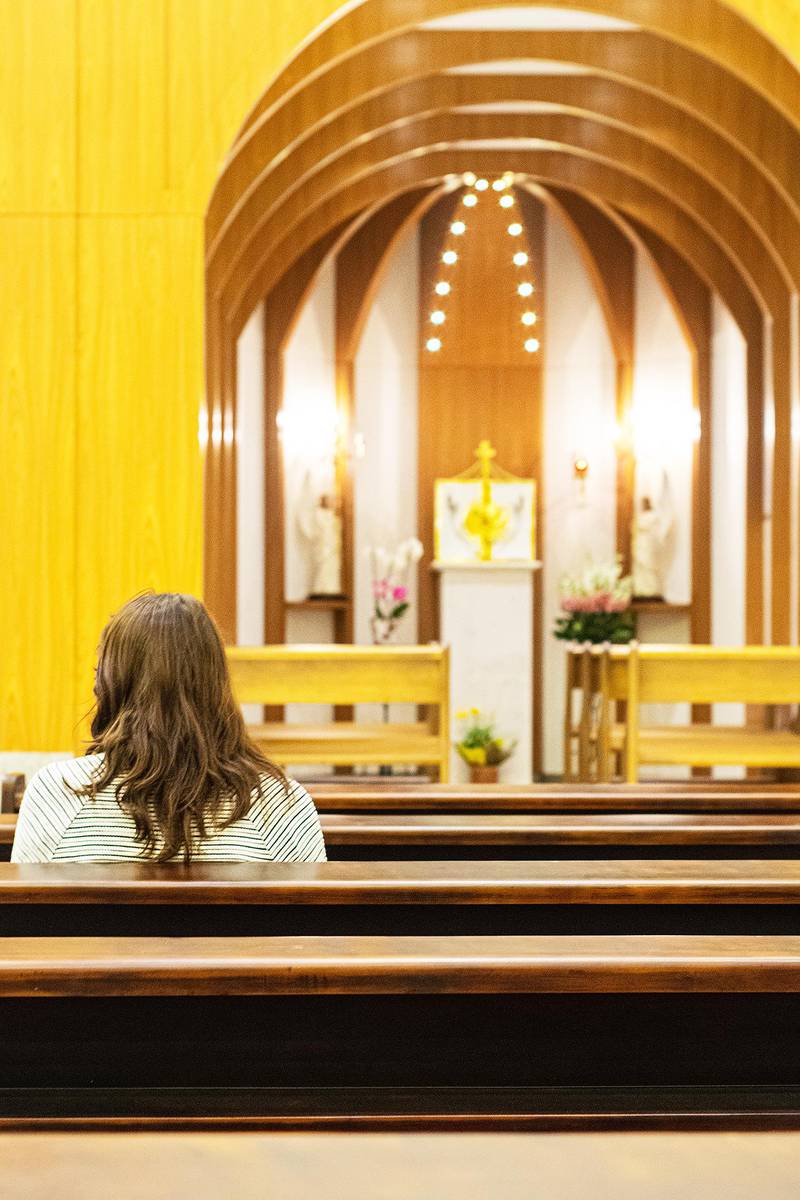 På nettet deler unge kristne sin frustrasjon over at menigheter ikke skaper arenaer for å møte en kjæreste. Samtidig advarer kirkeledere mot å løfte fram kjæresteforhold som en universalløsning mot ensomhet.