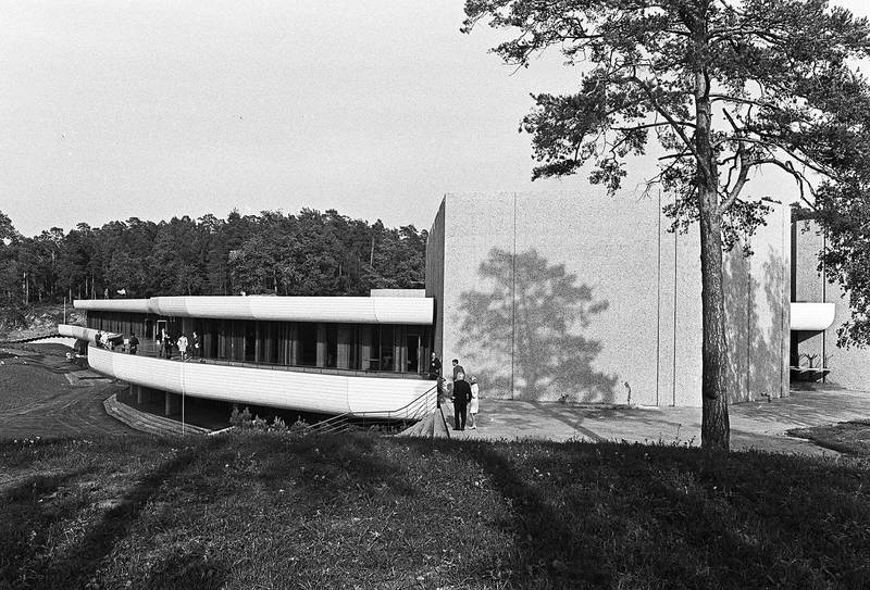 Høvikodden, Bærum 1968. Arkivfoto av Henie Onstad Kunstsenter, tatt like før åpningen for 30 år siden. Det blir mandag kveld meldt om brann på taket av museet. S/hv (Foto NTB Pluss/arkiv)