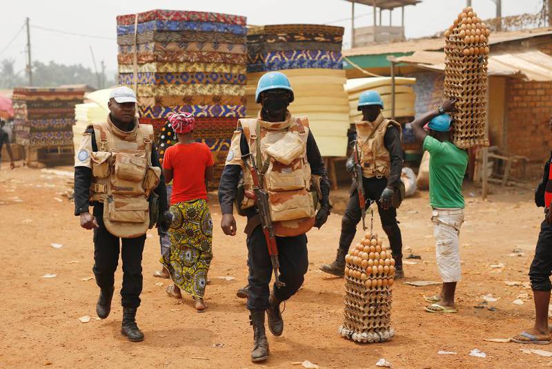 FNS fredsbevarende styrker fra Kongo patruljerer gatene i Den sentral-afrikanske republikk, under presidentvalget tidligere i år. 