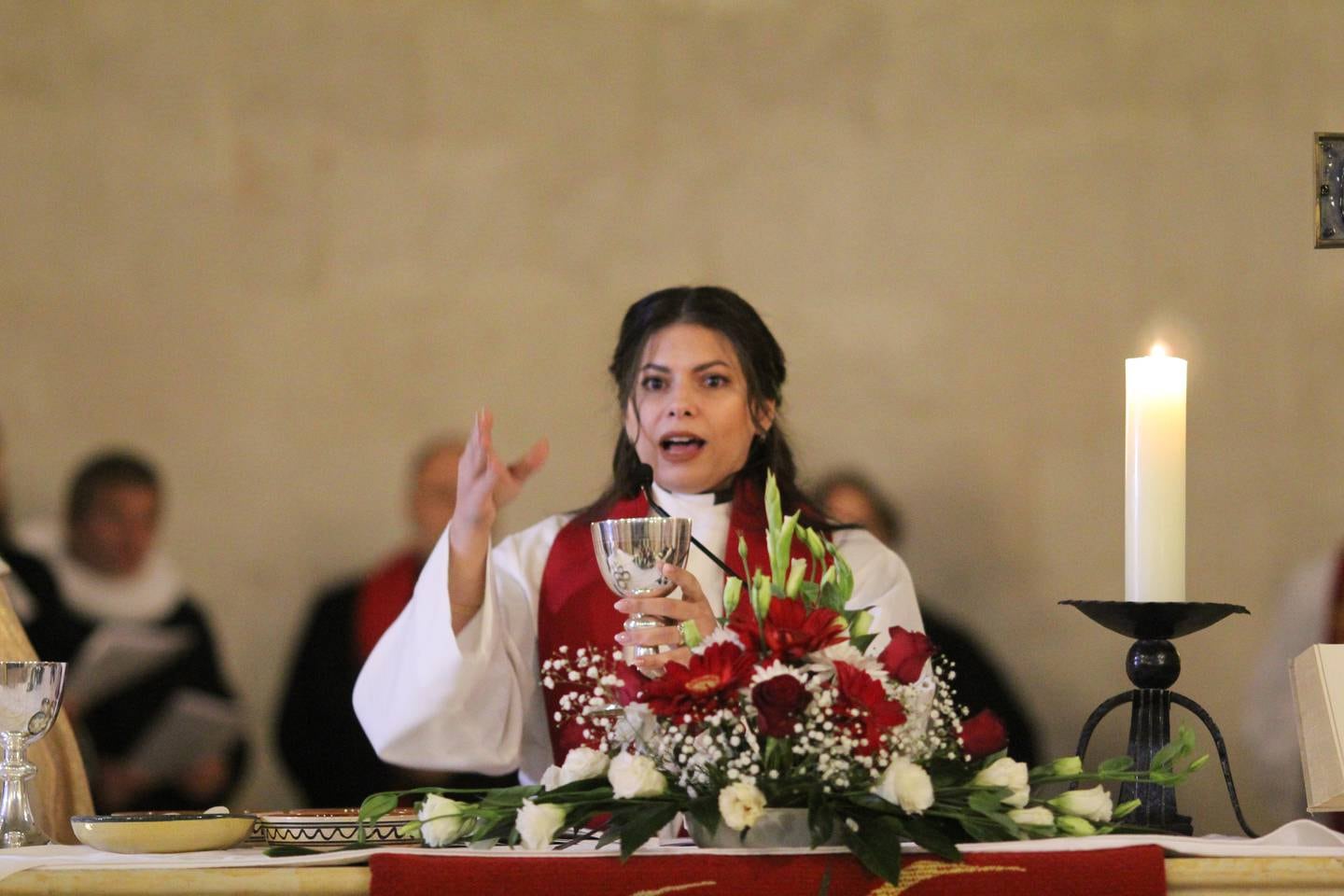 Sally Azar blei ordinert til den fyrste kvinnelege presten i Palestina. I kyrkjesamfunnet Den evangelisk-lutherske kyrkje i Jordan og Det heilage land